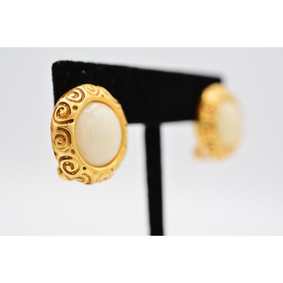 Givenchy Cabochon Clip On Earrings Round Brushed Antiqued Gold Chunky Signed 9D - Picture 4 of 12